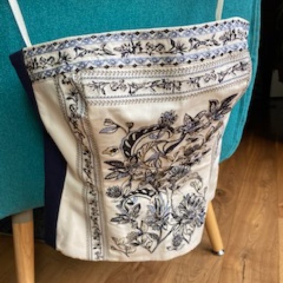 Strapless embroidered top - Picture 2 of 3